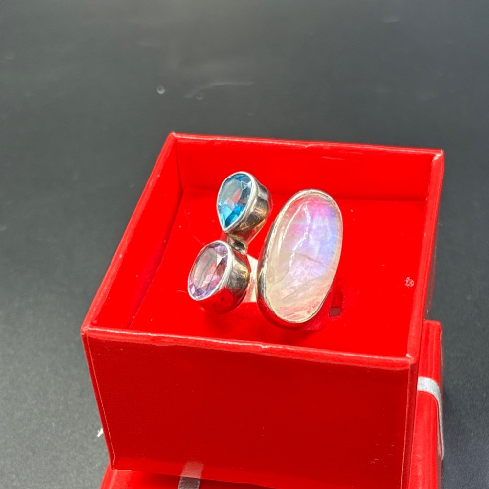 Elegant Silver Multi-Stone Ring